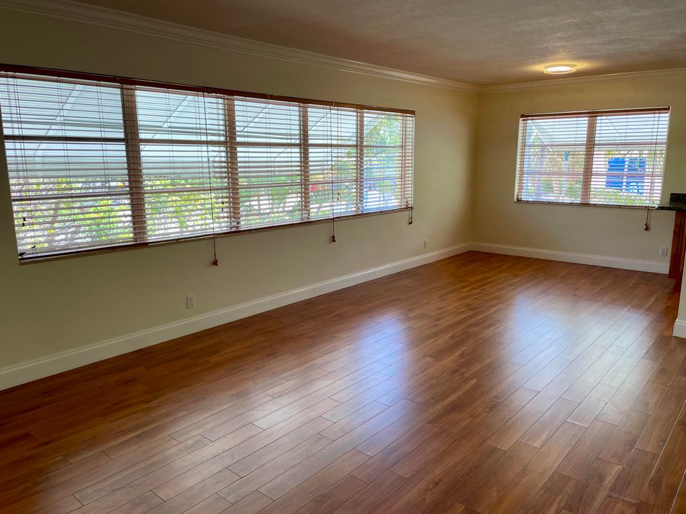 For Rent: $2,500 (2 beds, 2 baths, 1128 Square Feet)