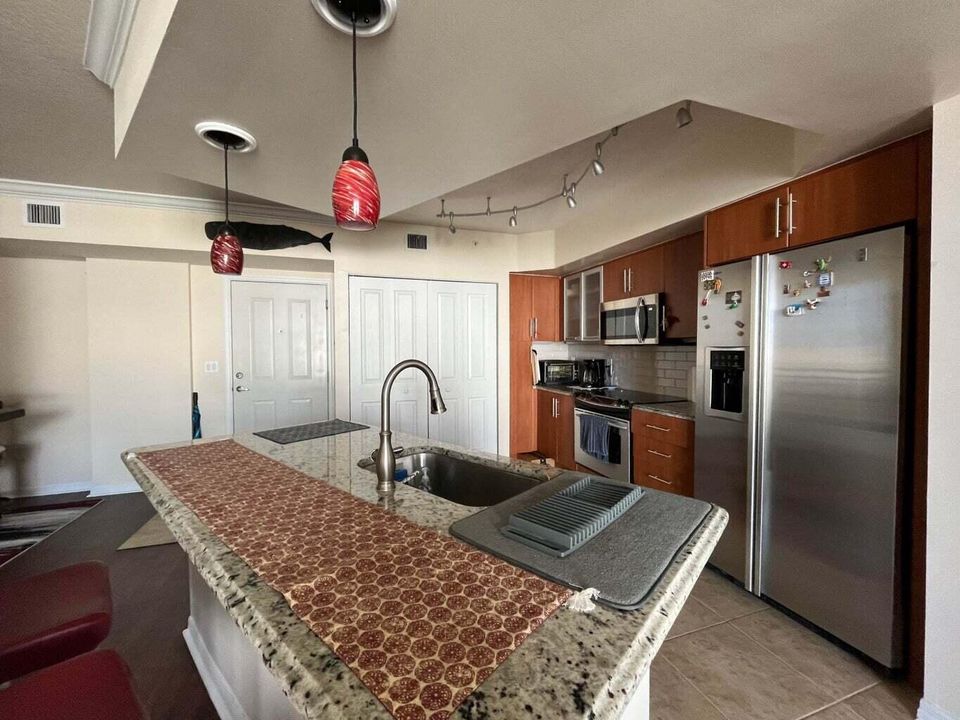 For Rent: $3,300 (2 beds, 2 baths, 1118 Square Feet)