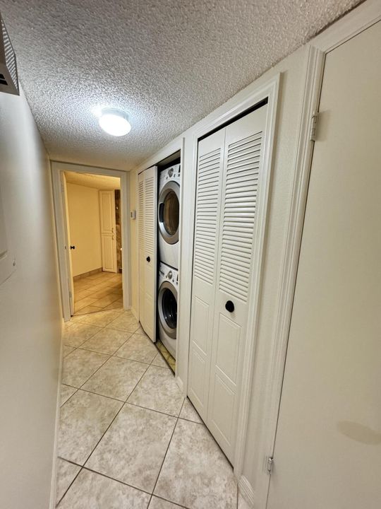 For Sale: $205,000 (2 beds, 2 baths, 1117 Square Feet)