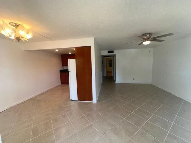 For Sale: $170,900 (2 beds, 2 baths, 896 Square Feet)