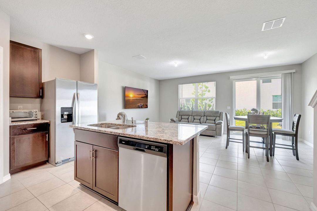 For Sale: $430,000 (3 beds, 2 baths, 1525 Square Feet)