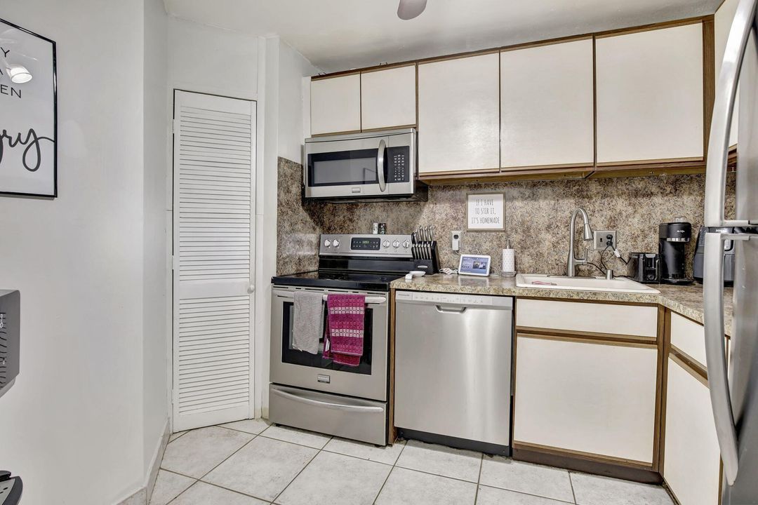 For Rent: $1,675 (1 beds, 1 baths, 645 Square Feet)