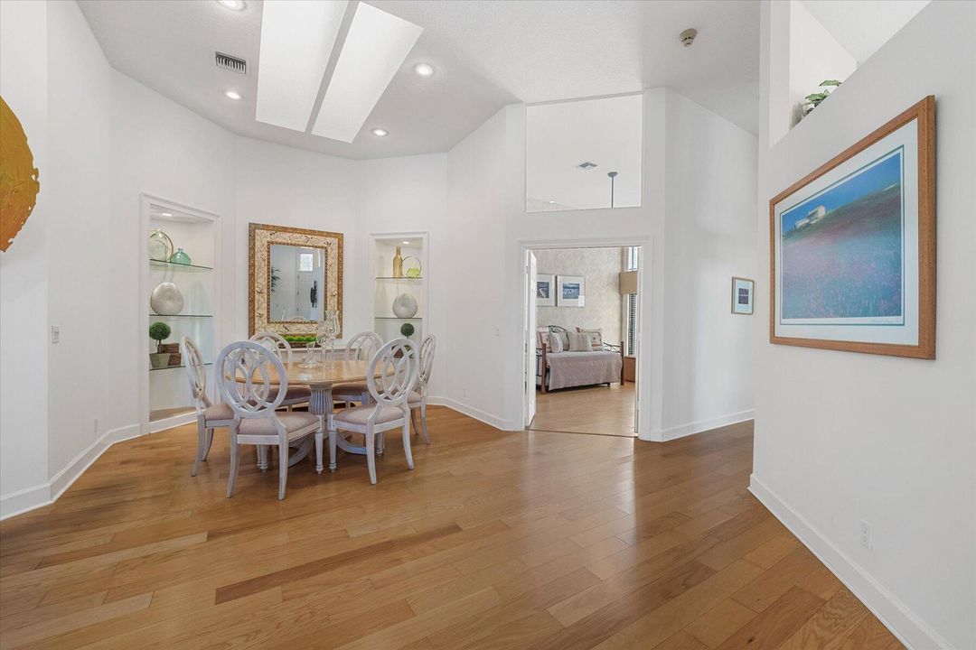 Active With Contract: $640,000 (3 beds, 3 baths, 2481 Square Feet)