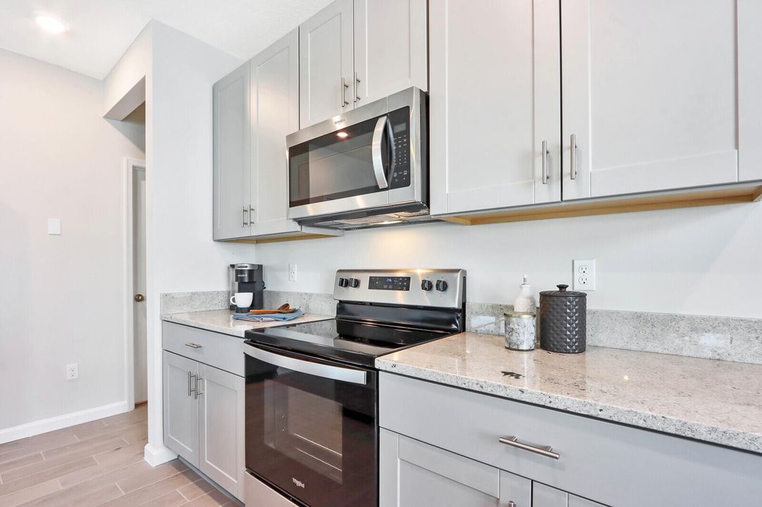 Active With Contract: $2,600 (3 beds, 2 baths, 1804 Square Feet)