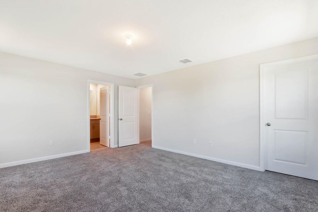 Active With Contract: $2,600 (3 beds, 2 baths, 1804 Square Feet)