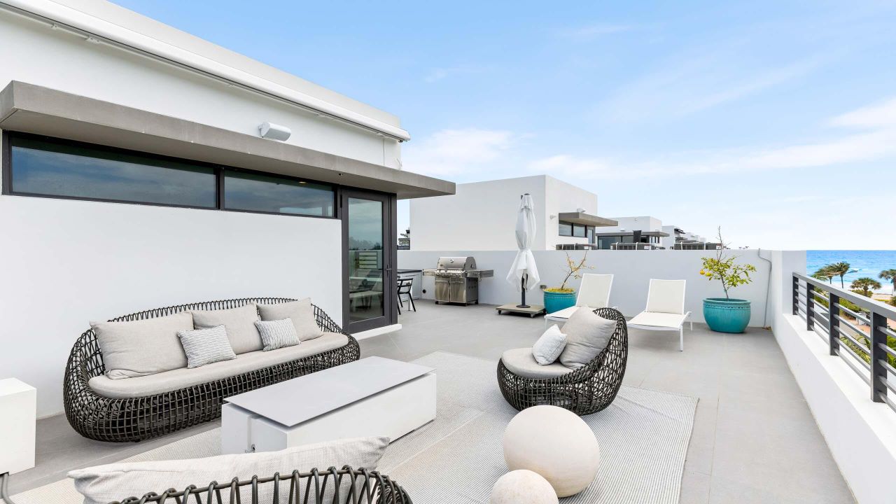 For Sale: $3,995,000 (4 beds, 4 baths, 3364 Square Feet)