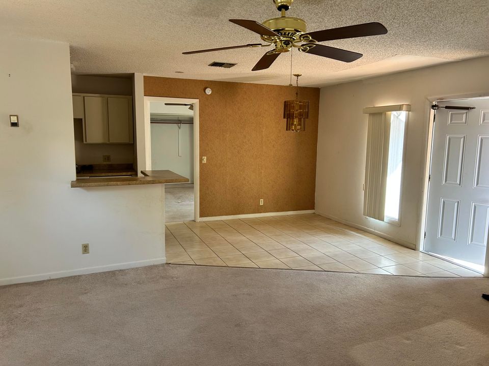 Active With Contract: $189,900 (2 beds, 2 baths, 864 Square Feet)