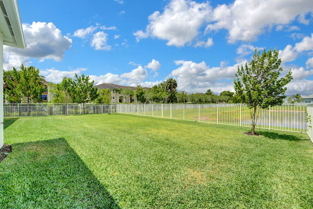 For Sale: $1,225,000 (3 beds, 3 baths, 2604 Square Feet)