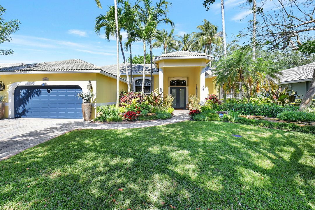 For Sale: $859,900 (4 beds, 3 baths, 2462 Square Feet)