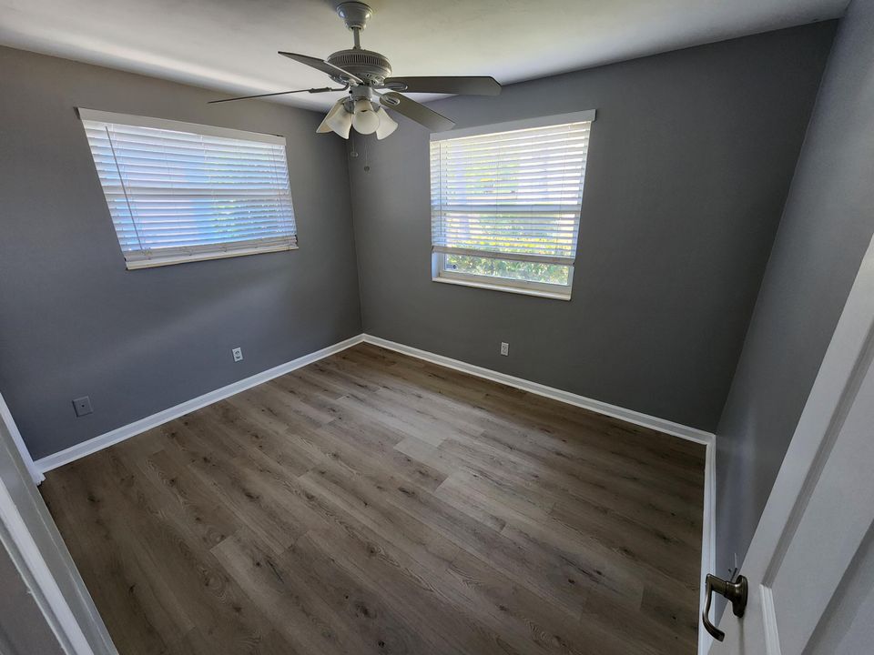 For Rent: $2,500 (2 beds, 1 baths, 908 Square Feet)