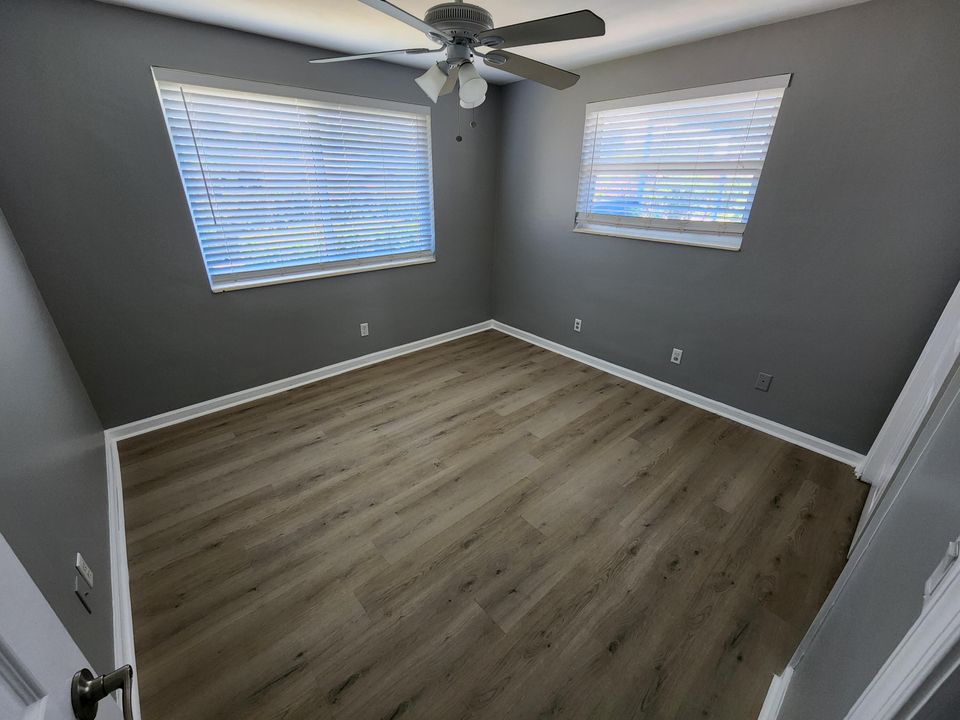 For Rent: $2,500 (2 beds, 1 baths, 908 Square Feet)