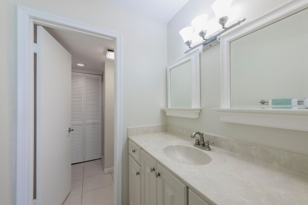 For Sale: $395,000 (2 beds, 2 baths, 1053 Square Feet)