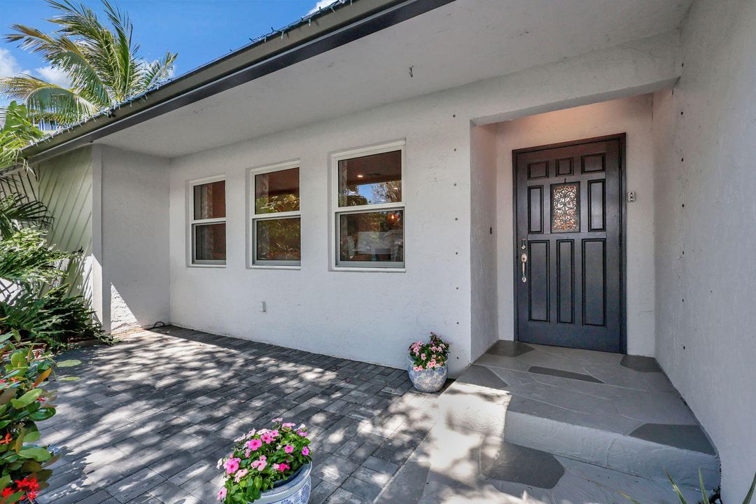 Active With Contract: $925,000 (3 beds, 2 baths, 1706 Square Feet)