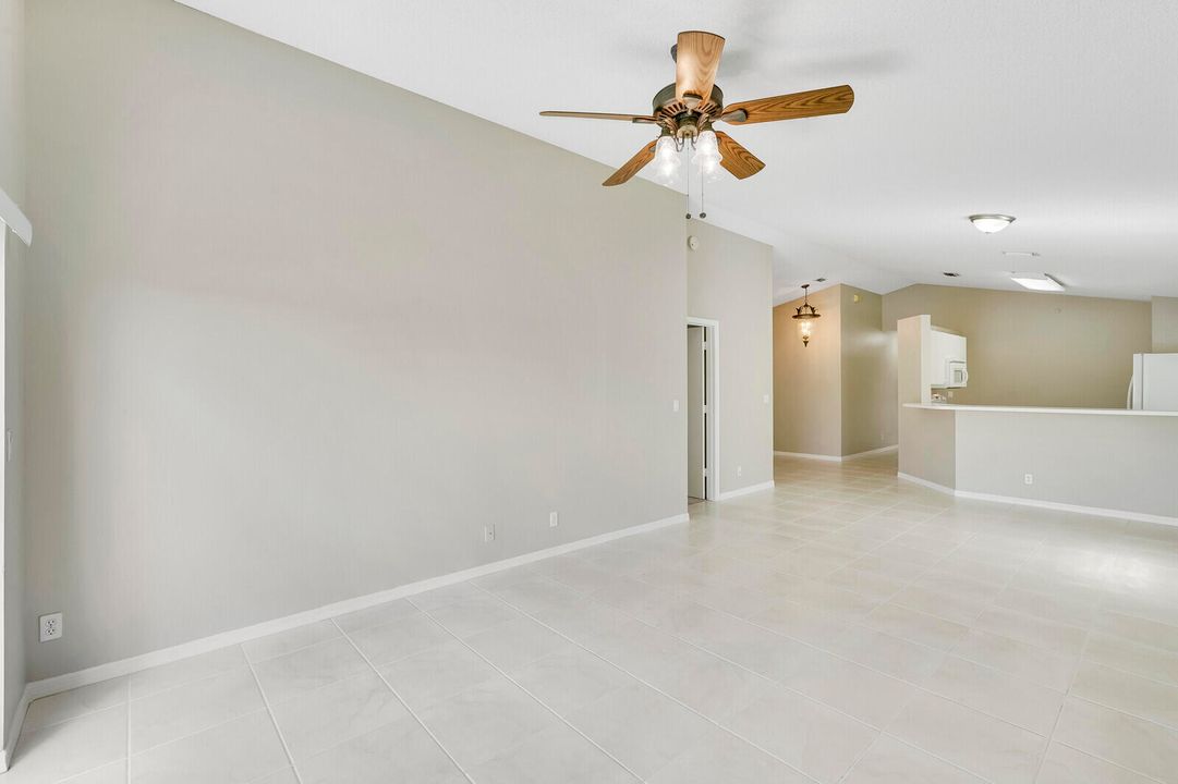For Sale: $449,900 (3 beds, 2 baths, 1373 Square Feet)