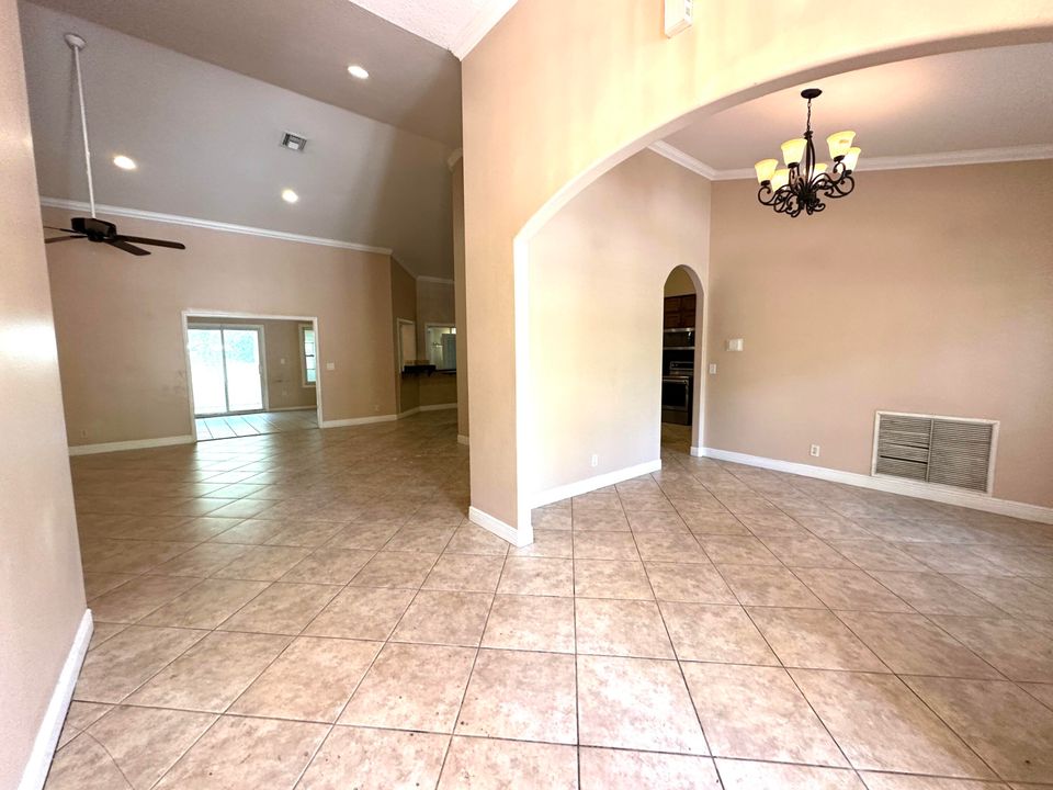 For Rent: $5,500 (5 beds, 3 baths, 2632 Square Feet)