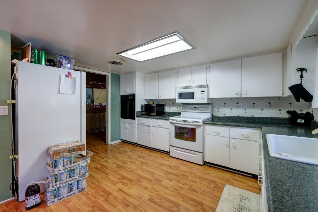 For Sale: $446,000 (4 beds, 2 baths, 2928 Square Feet)
