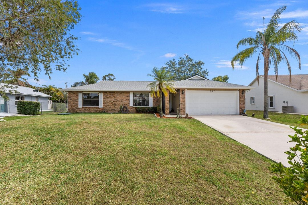 Active With Contract: $370,000 (3 beds, 2 baths, 1480 Square Feet)