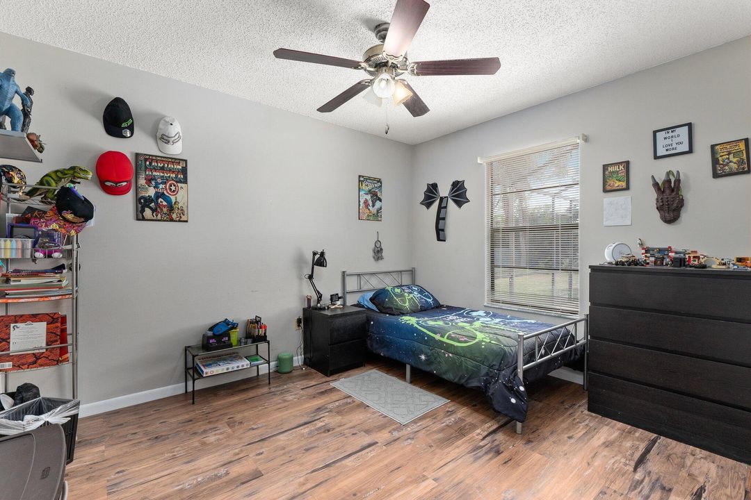 Active With Contract: $370,000 (3 beds, 2 baths, 1480 Square Feet)