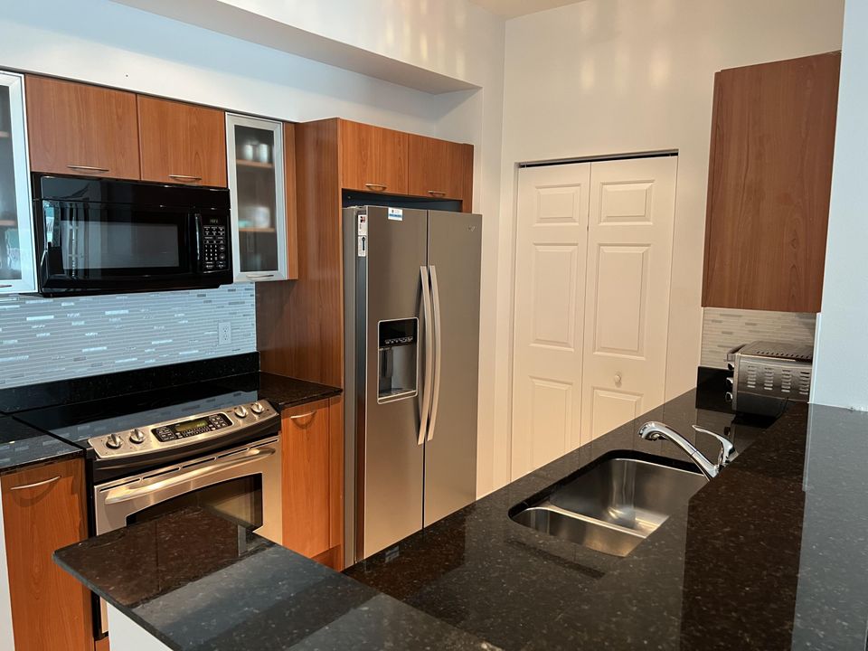 For Rent: $3,300 (2 beds, 2 baths, 1206 Square Feet)