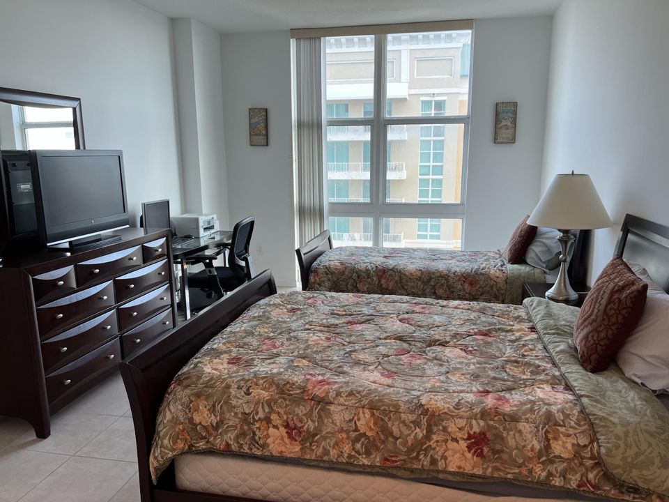 For Rent: $3,300 (2 beds, 2 baths, 1206 Square Feet)