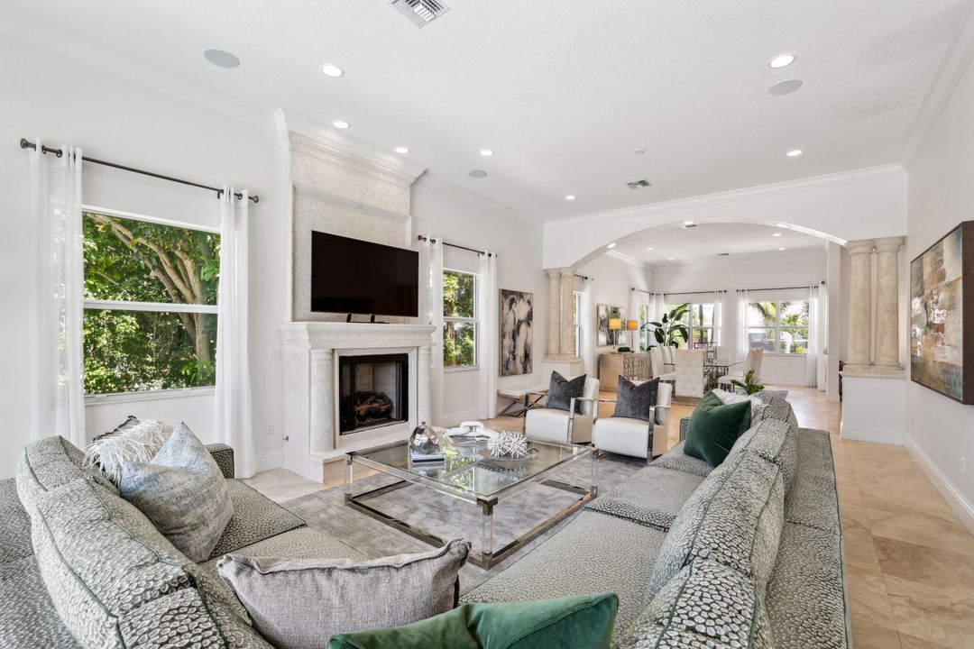 For Sale: $5,950,000 (6 beds, 5 baths, 5455 Square Feet)