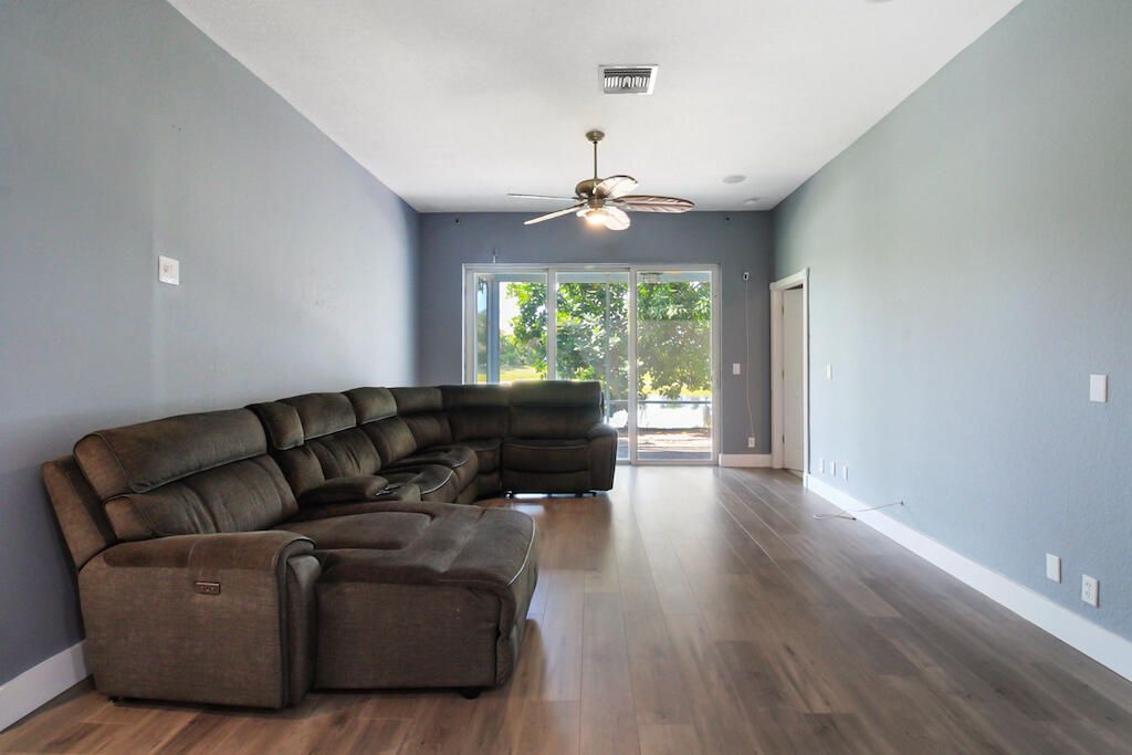 Active With Contract: $535,000 (3 beds, 2 baths, 1802 Square Feet)