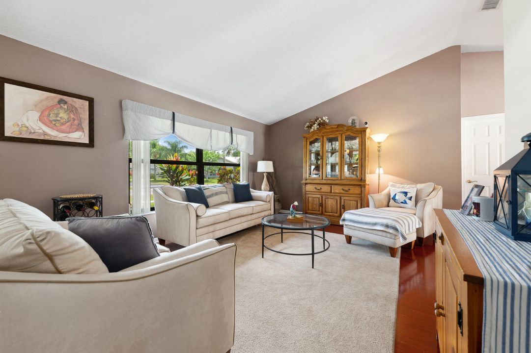 Active With Contract: $725,000 (4 beds, 2 baths, 1909 Square Feet)
