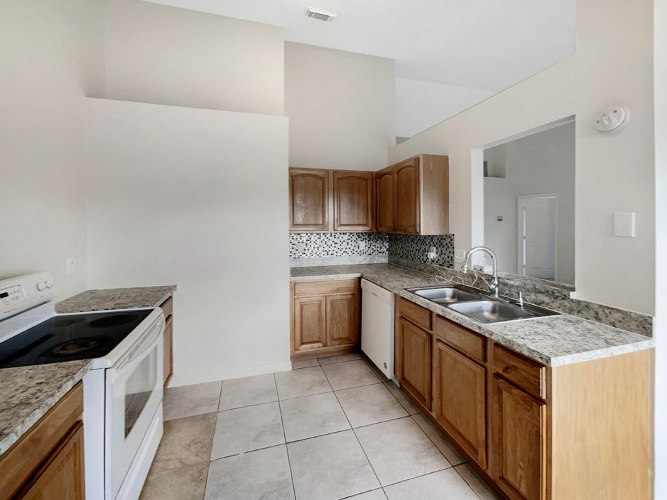 For Sale: $375,000 (3 beds, 2 baths, 1262 Square Feet)