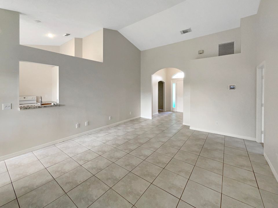 For Sale: $375,000 (3 beds, 2 baths, 1262 Square Feet)
