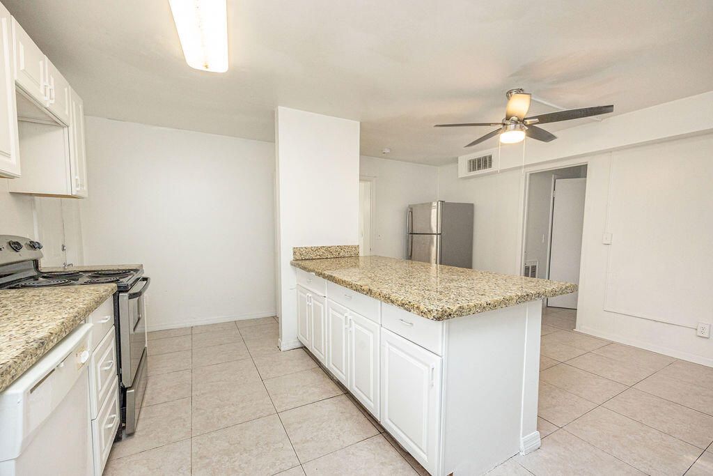 For Rent: $4,700 (4 beds, 2 baths, 1404 Square Feet)