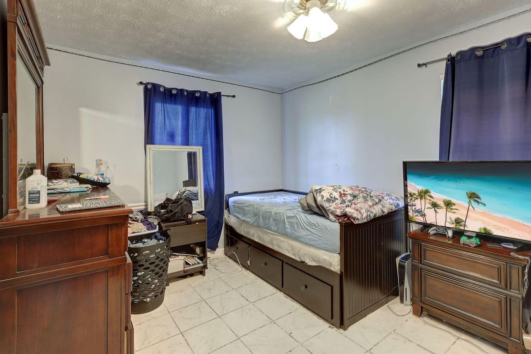 En Venta: $324,900 (3 camas, 2 baños, 1340 Pies cuadrados)