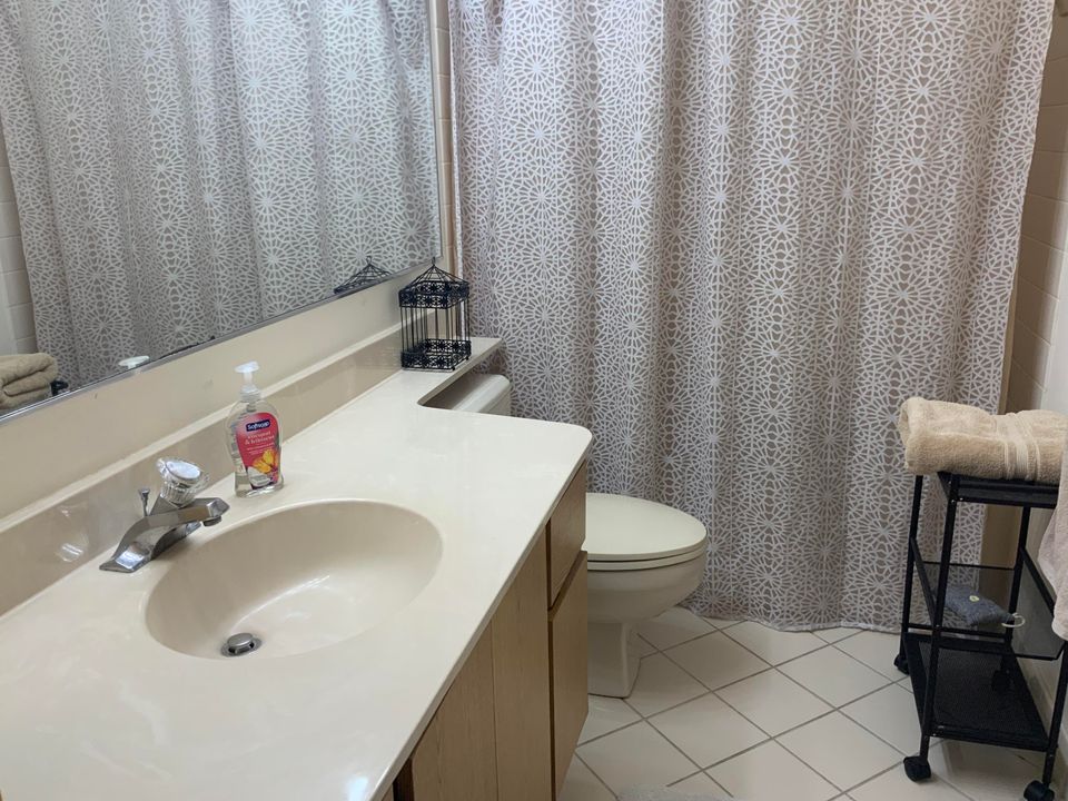 For Rent: $2,695 (2 beds, 2 baths, 1264 Square Feet)