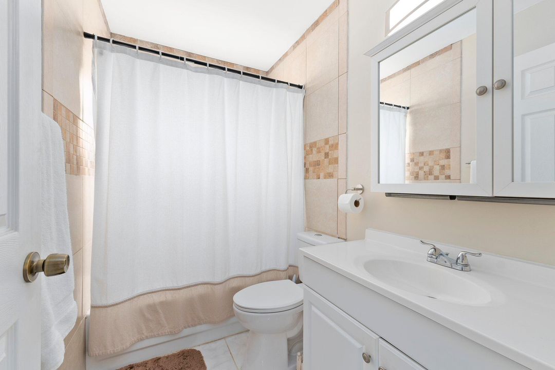 Active With Contract: $375,000 (3 beds, 2 baths, 1366 Square Feet)