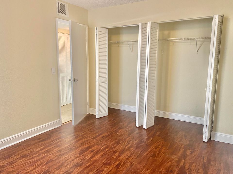 Active With Contract: $1,750 (2 beds, 2 baths, 904 Square Feet)