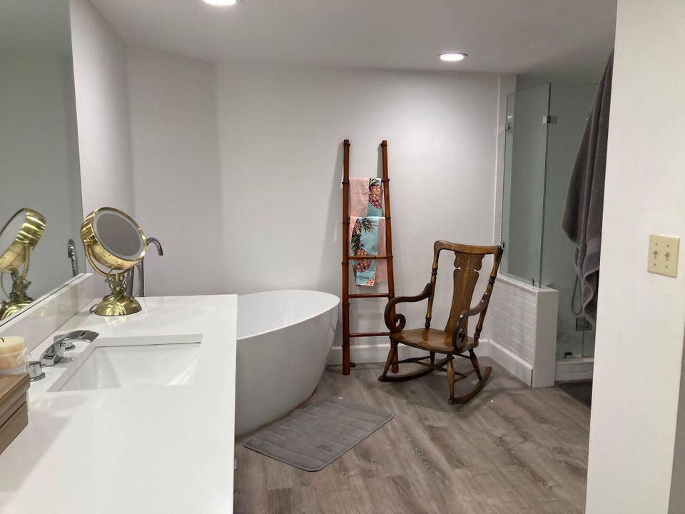 Active With Contract: $8,000 (2 beds, 2 baths, 1513 Square Feet)