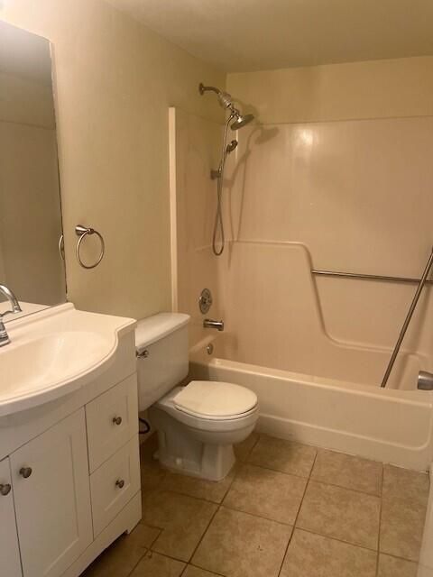 For Rent: $2,300 (2 beds, 2 baths, 950 Square Feet)