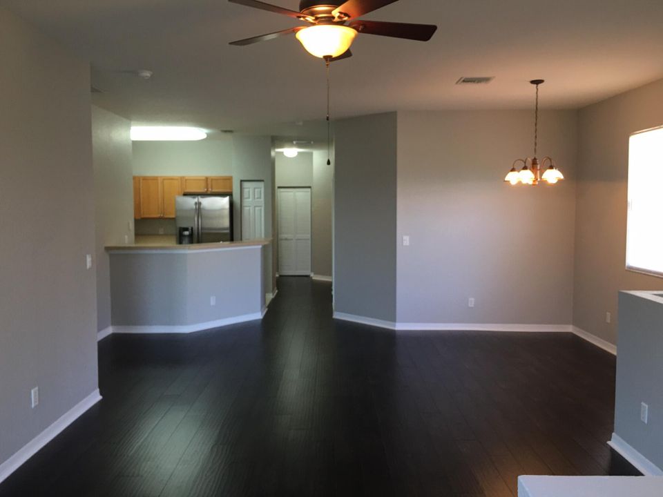 For Sale: $335,000 (3 beds, 2 baths, 1344 Square Feet)