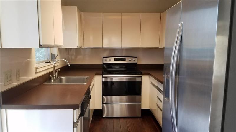 For Rent: $3,100 (4 beds, 2 baths, 1860 Square Feet)