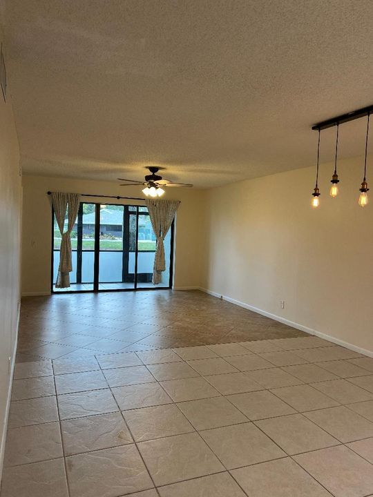 For Rent: $2,400 (2 beds, 2 baths, 1200 Square Feet)