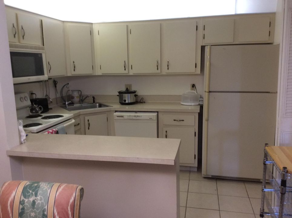 For Sale: $145,000 (2 beds, 2 baths, 922 Square Feet)