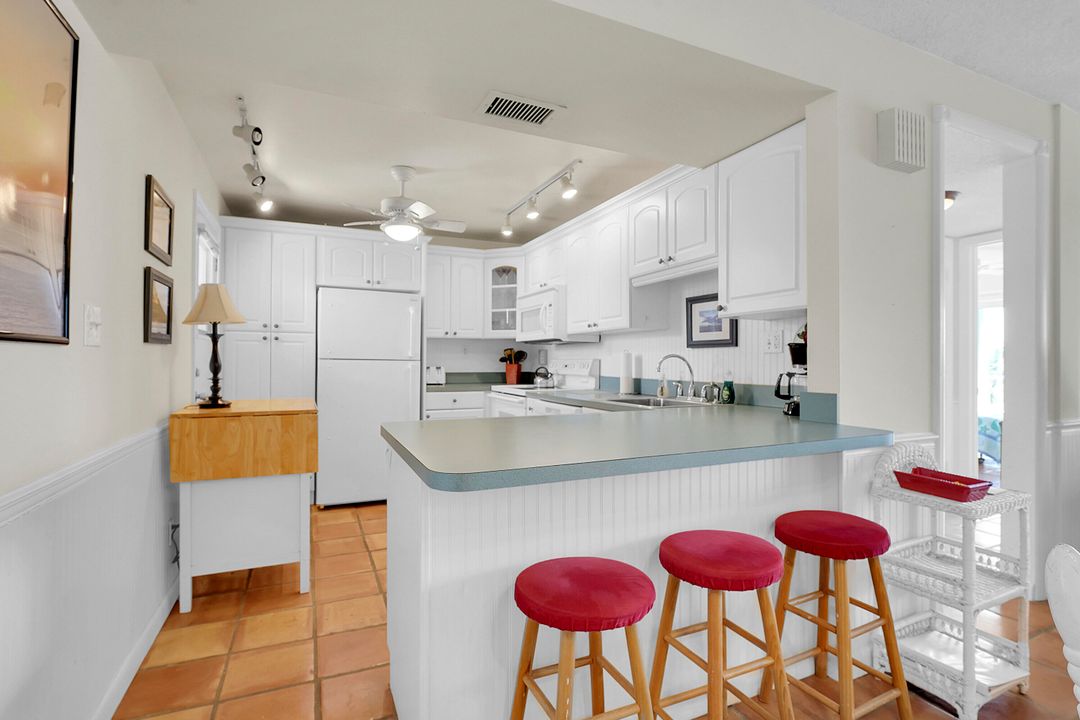 For Sale: $369,900 (2 beds, 2 baths, 1192 Square Feet)