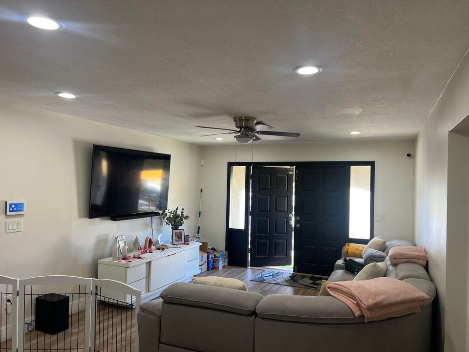 For Rent: $3,600 (3 beds, 2 baths, 1736 Square Feet)