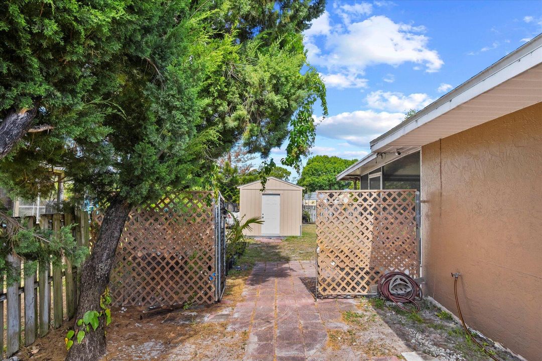 For Sale: $440,000 (3 beds, 2 baths, 1411 Square Feet)