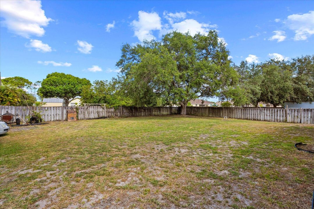 For Sale: $440,000 (3 beds, 2 baths, 1411 Square Feet)