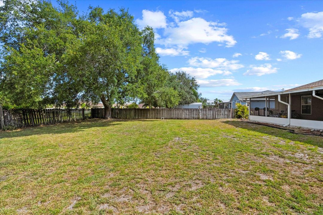 For Sale: $440,000 (3 beds, 2 baths, 1411 Square Feet)