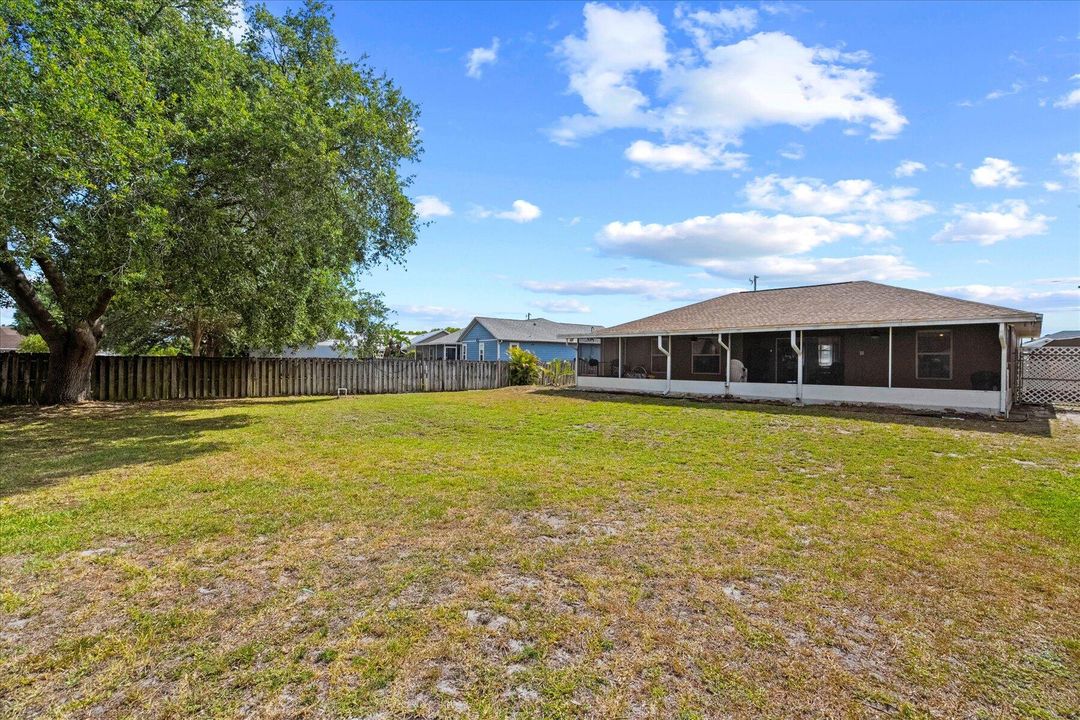 For Sale: $440,000 (3 beds, 2 baths, 1411 Square Feet)