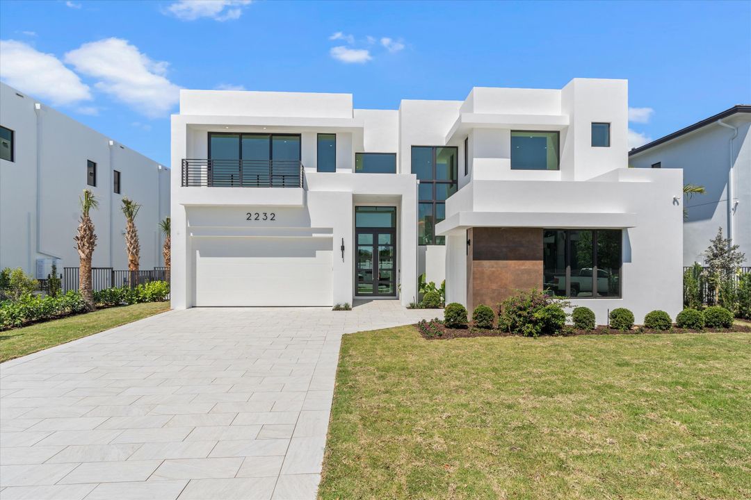 For Sale: $5,295,000 (5 beds, 5 baths, 5113 Square Feet)