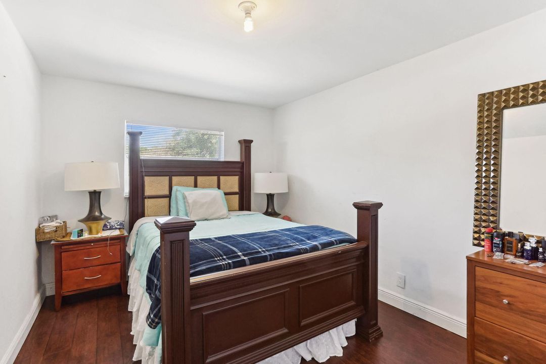 Active With Contract: $350,000 (3 beds, 1 baths, 1295 Square Feet)