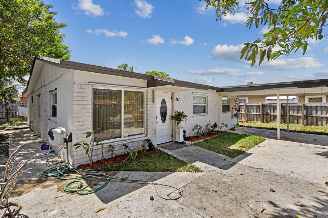 Active With Contract: $350,000 (3 beds, 1 baths, 1295 Square Feet)