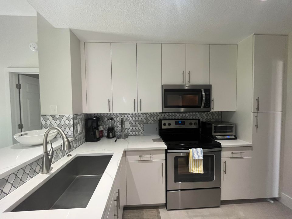 For Rent: $4,500 (2 beds, 2 baths, 1274 Square Feet)